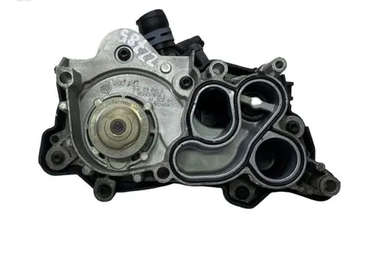 Volkswagen Golf VII Water pump 04E121042L 04E109111AH