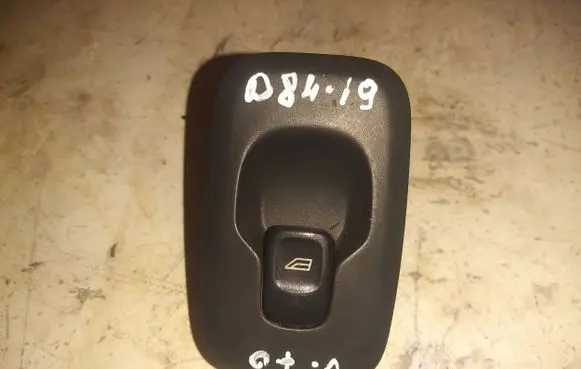 Volvo V70 Electric window control switch 8685288