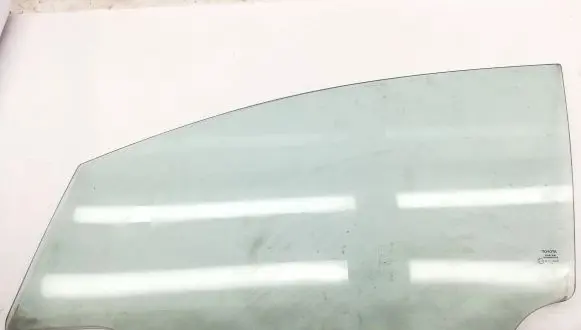 Toyota Verso-S Front door window glass four-door