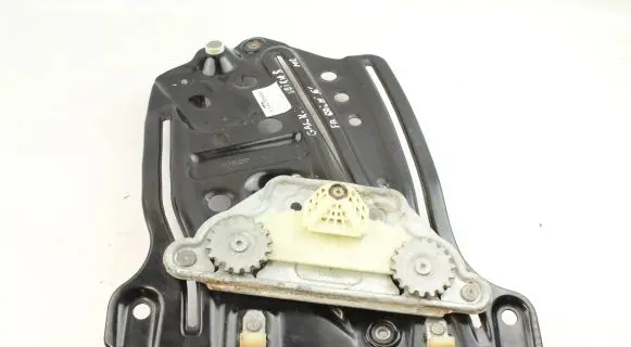 BMW 6 F12 F13 Rear door window regulator motor 7303787