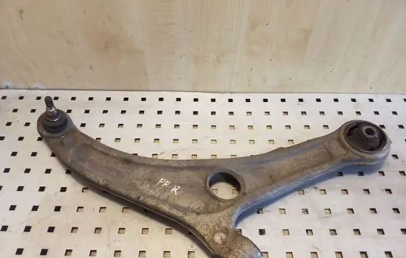 Hyundai i40 Front lower control arm/wishbone 