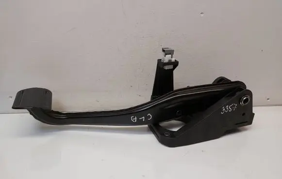 Mercedes-Benz CLA C117 X117 W117 Brake pedal A2462900019