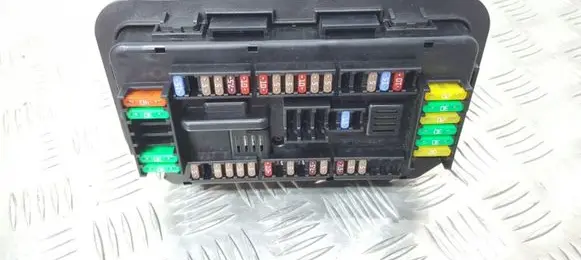 BMW 1 F20 F21 Fuse module