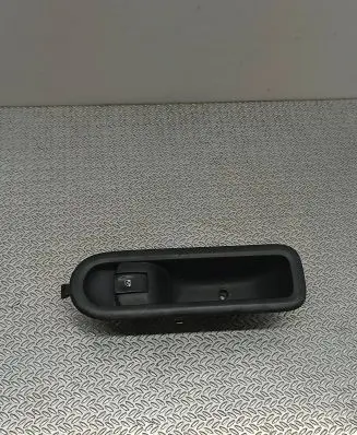 Renault Twingo II Electric window control switch 8200356517B 03619D