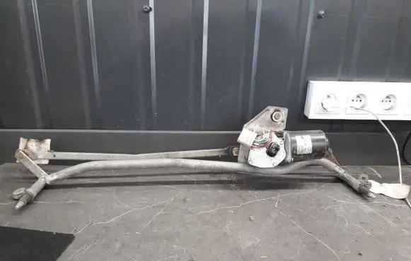 Peugeot 405 Front wiper linkage 