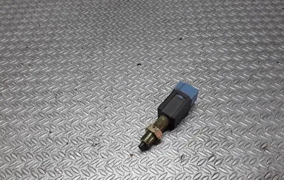 Nissan Navara D22 Brake pedal sensor switch