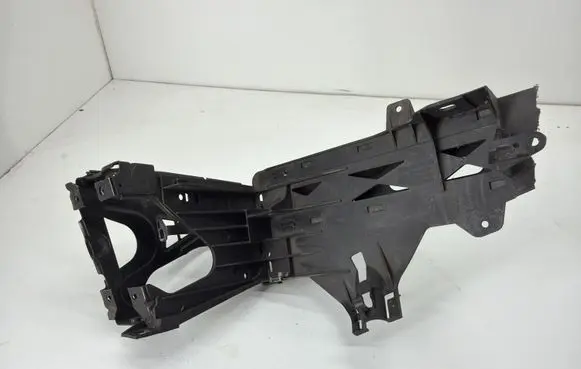 BMW 5 F10 F11 Headlight/headlamp mounting bracket 7200793