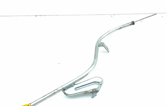 Toyota Prius (XW50) Oil level dip stick 