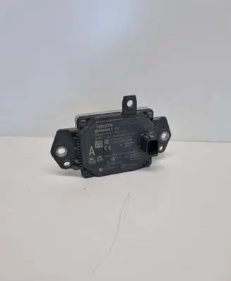 Toyota Yaris Cross Distronic sensor radar 882100D010 10R058404 052731802496