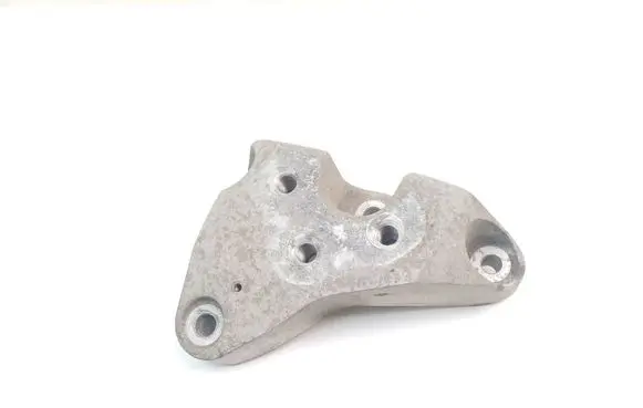 Jeep Cherokee Gearbox mounting bracket 68141735AC