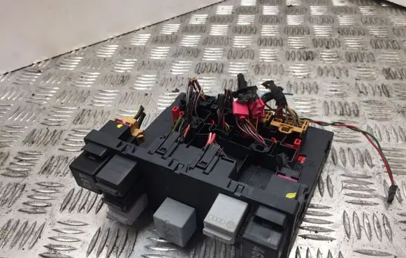 Volkswagen PASSAT B6 Comfort/convenience module 3C0937049AH 8203