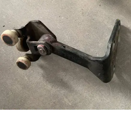 Mercedes-Benz Sprinter W906 Sliding door upper roller guide/hinge A9067600147