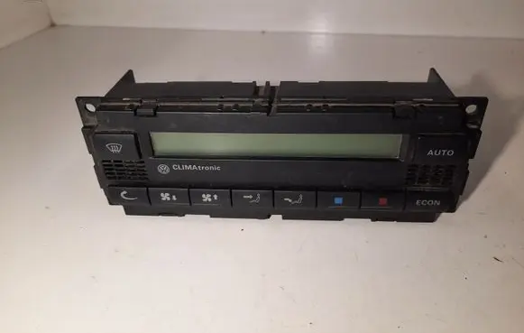 Volkswagen PASSAT B5.5 Climate control unit
