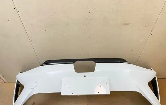 MG MG5 ev Front bumper P10859360
