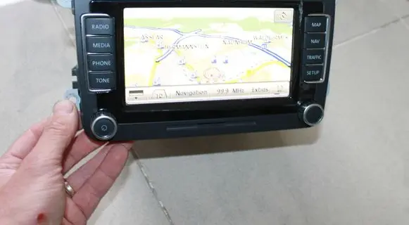 Volkswagen Multivan T5 Radio/CD/DVD/GPS head unit 1T0035680S 000532850 A2C53364007