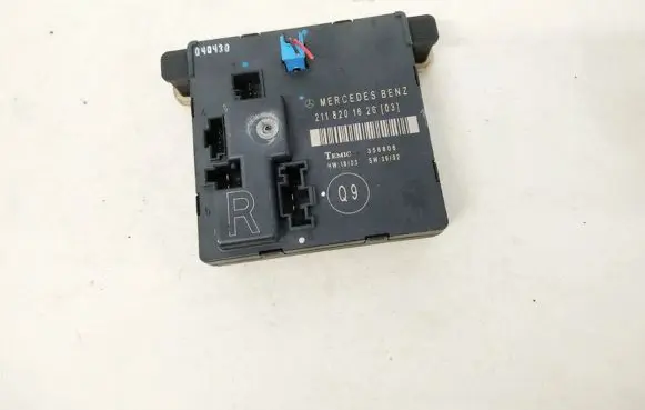Mercedes-Benz E W211 Door control unit/module 2118201626