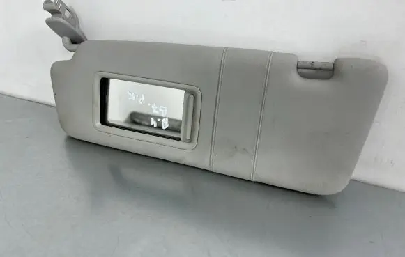 Audi A4 S4 B7 8E 8H Sun visor 8E0957551P
