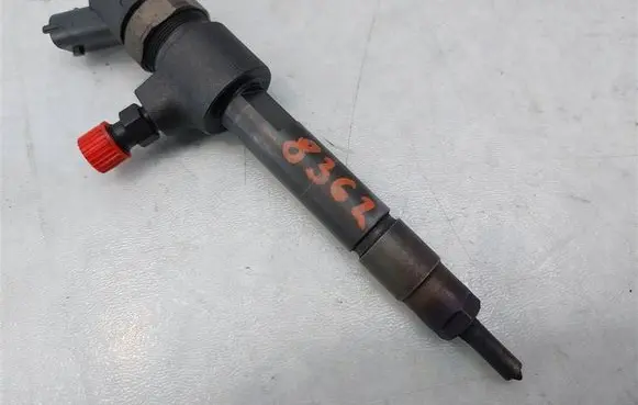 Fiat Punto Evo Fuel injector 