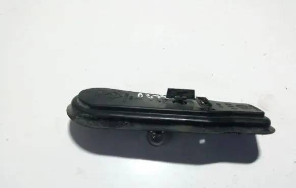 BMW 5 E39 Tail light bulb cover holder 393440