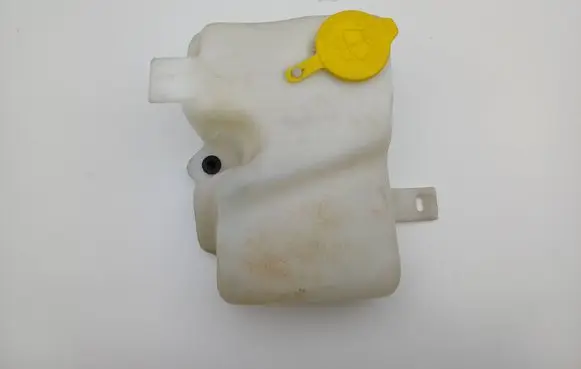 Opel Corsa B Windshield washer fluid reservoir/tank 90386397