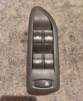 Renault Laguna II Electric window control switch 26515