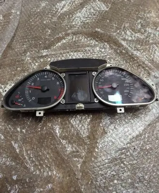 Audi A6 S6 C6 4F Speedometer (instrument cluster) 4F0920901F 4F0910900C 580001720100