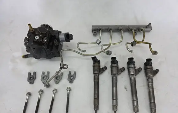 Renault Scenic III - Grand scenic III Fuel injector 0445110414 0445010250 175216420