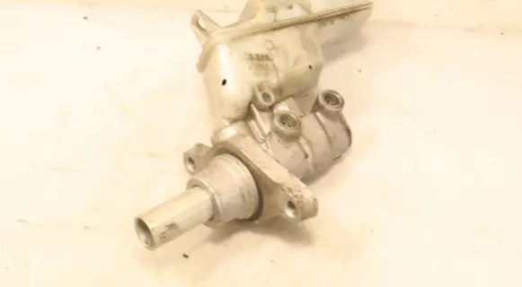 Toyota Yaris Master brake cylinder