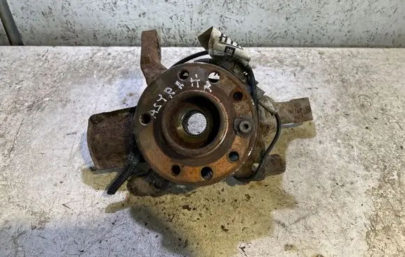 Opel Astra H Front wheel hub