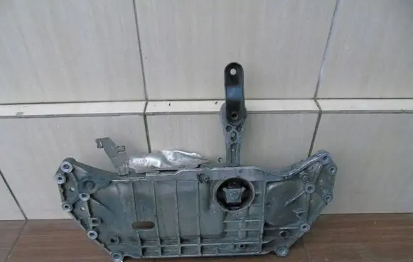 Volkswagen Golf V Front subframe 1K0199369D