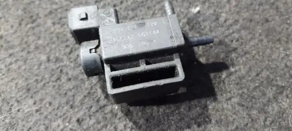 Volkswagen Golf IV Turbo solenoid valve 037906283A 96T144