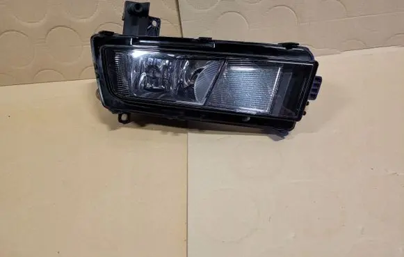 Volkswagen Touran III Front fog light 5TA941661
