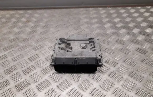 Audi A5 Engine control unit/module 06L907425C