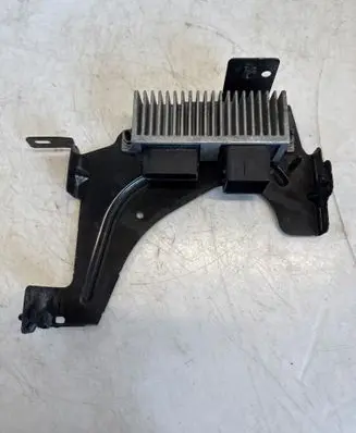 Renault Master III Glow plug pre-heat relay 271206395R