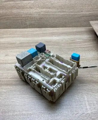 Toyota RAV 4 (XA30) Fuse module 5F061146 02075E09
