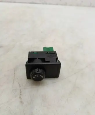 Nissan Primera Other switches/knobs/shifts 20368617
