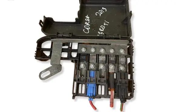 Opel Corsa D Fuse module 17184341 1718442