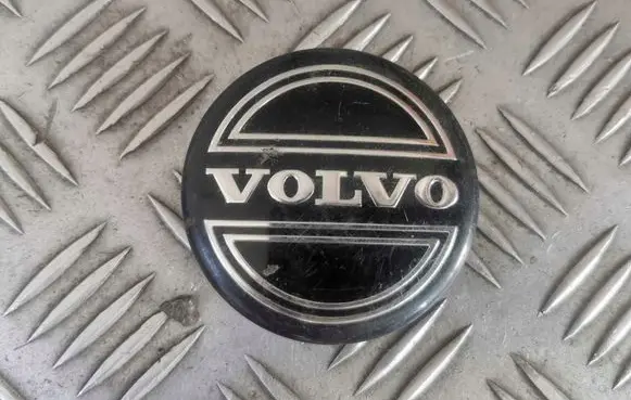 Volvo V70 Original wheel cap 30666913