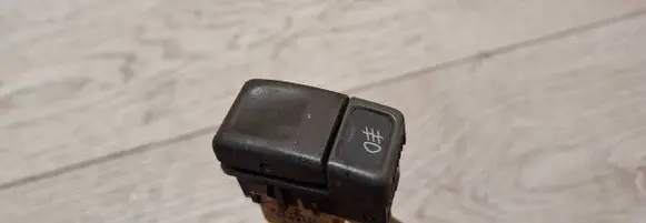 Fog light switch