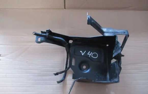 Volvo V40 Battery tray 31290752
