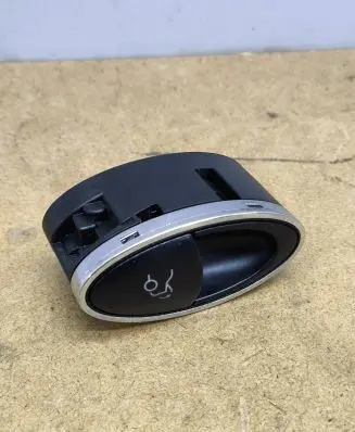 Mercedes-Benz E W211 Tailgate opening switch A2118210379 SWF502061 280619003