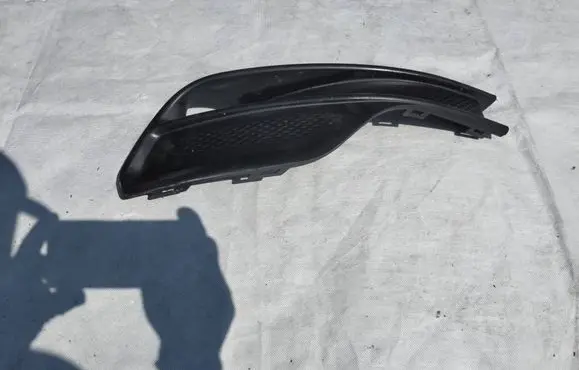 Jeep Compass Front bumper lower grill 60935895