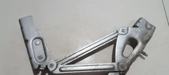 Peugeot 407 Tailgate/trunk/boot hinge