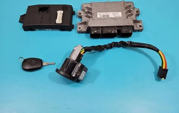 Dacia Sandero Engine control unit/module ECU S120204120A IMPRK1421432