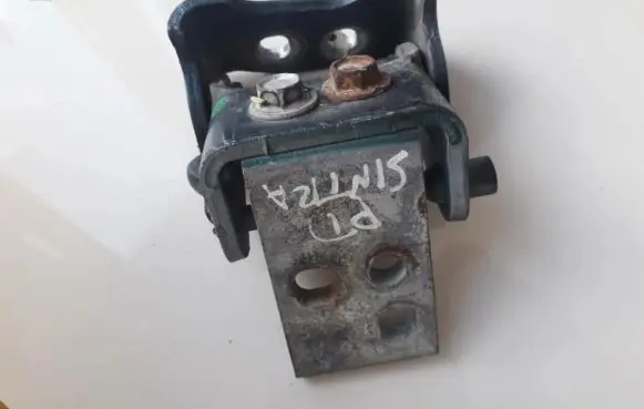Opel Sintra Front door upper hinge