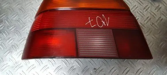 BMW 5 E39 Rear/tail lights 8358031 2vp007240-01