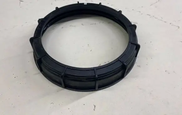 Renault Scenic II - Grand scenic II In tank fuel pump screw locking ring/nut 09701687000