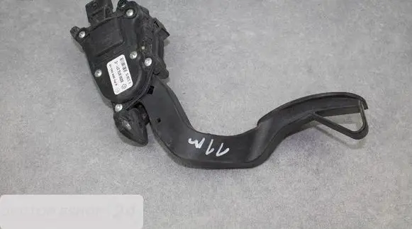 Renault Master III Accelerator throttle pedal 6PV00908510 8200672371C