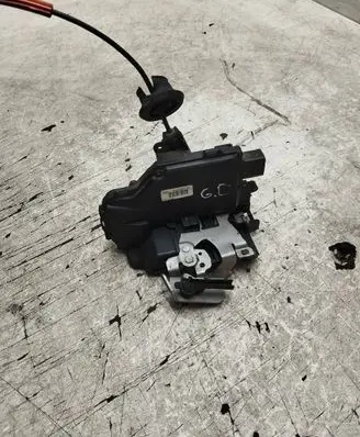 Audi A4 S4 B6 8E 8H Rear door lock 8E0839016C