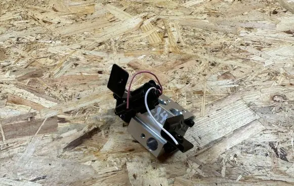 Nissan Leaf II (ZE1) Air conditioning (A/C) expansion valve 4433101360